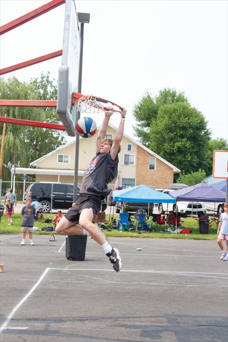 3-on-3 slam dunk contest